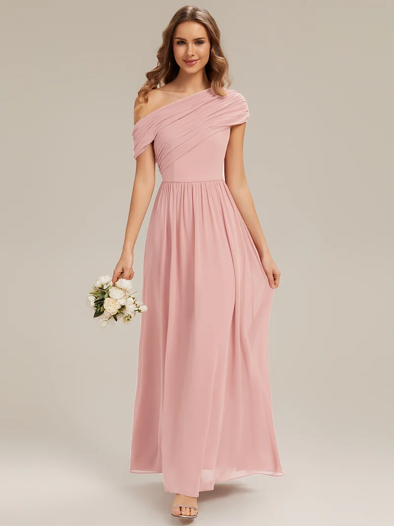 Robe longue asymétrique sans bretelles en A avec détail froncé