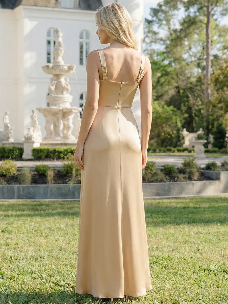 Robe sans manches à encolure carrée longueur sol avec fente haute et détail nœud