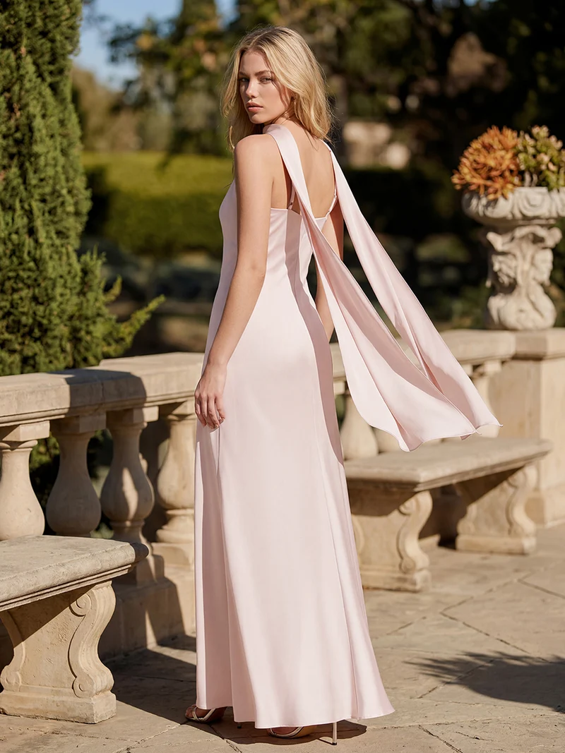 Robe sirène sans manches à col halter longueur sol avec fente haute et rubans fluides
