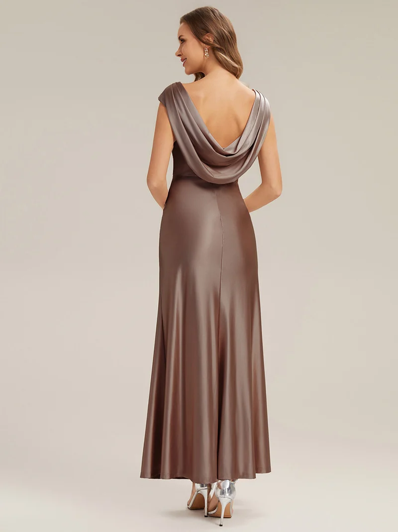 Robe longue évasée sans bretelles en stretch avec col drapé