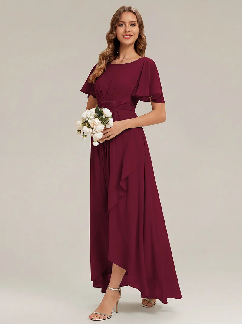 Robe asymétrique en mousseline à manches courtes et à volants