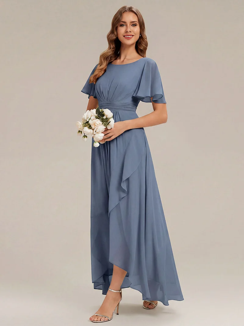 Robe asymétrique en mousseline à manches courtes et à volants