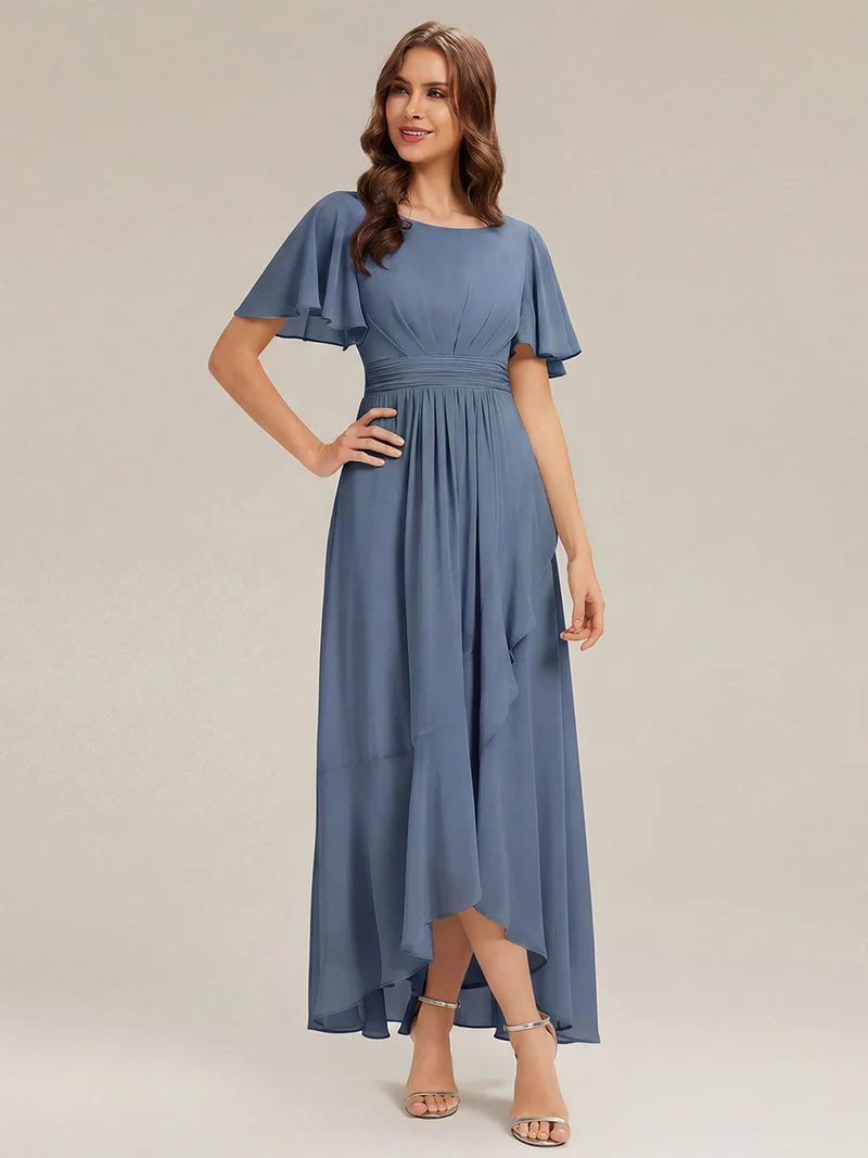 Robe asymétrique en mousseline à manches courtes et à volants