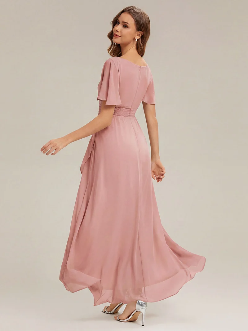 Robe asymétrique en mousseline à manches courtes et à volants