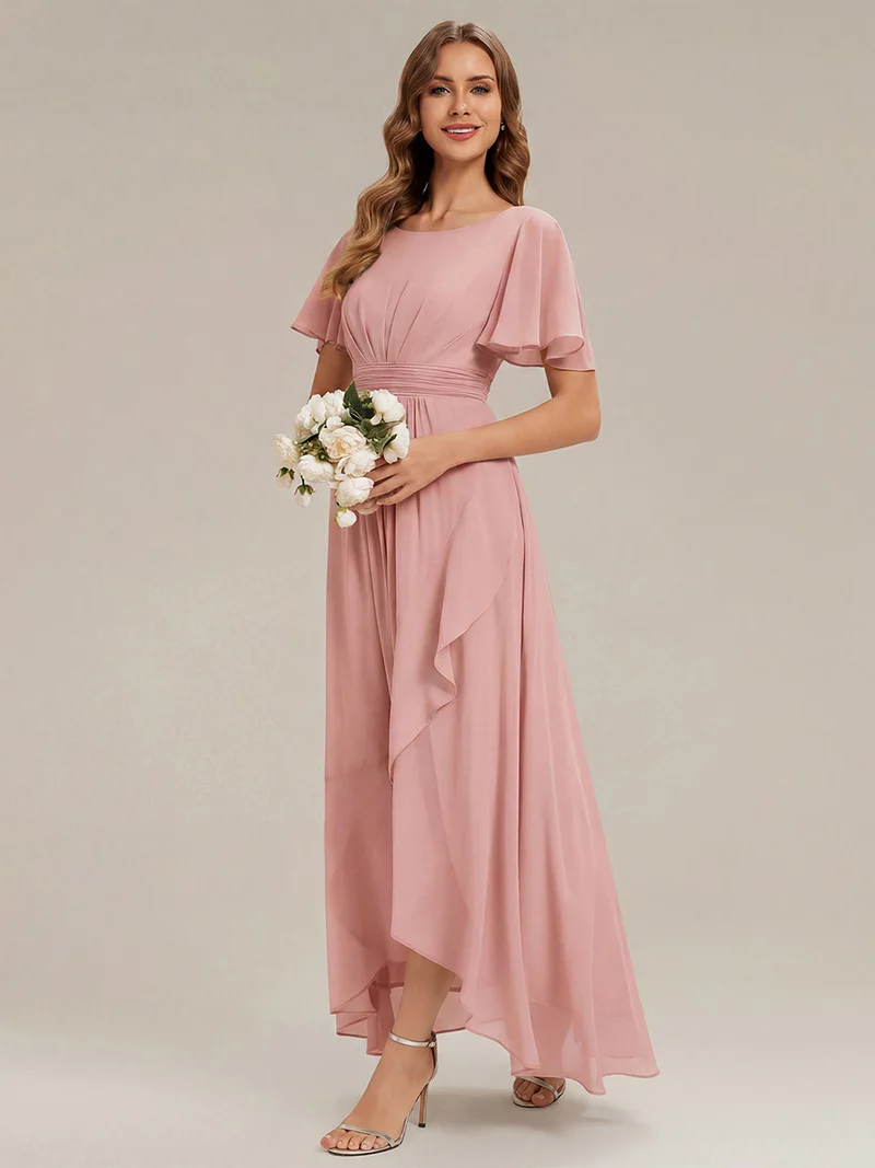 Robe asymétrique en mousseline à manches courtes et à volants