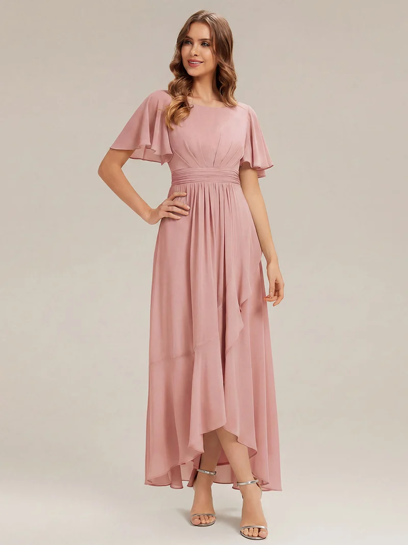 Robe asymétrique en mousseline à manches courtes et à volants