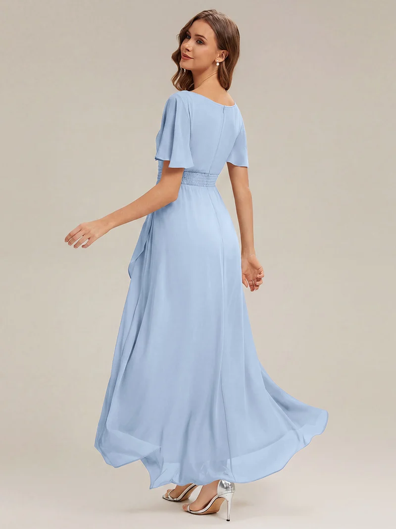 Robe asymétrique en mousseline à manches courtes et à volants