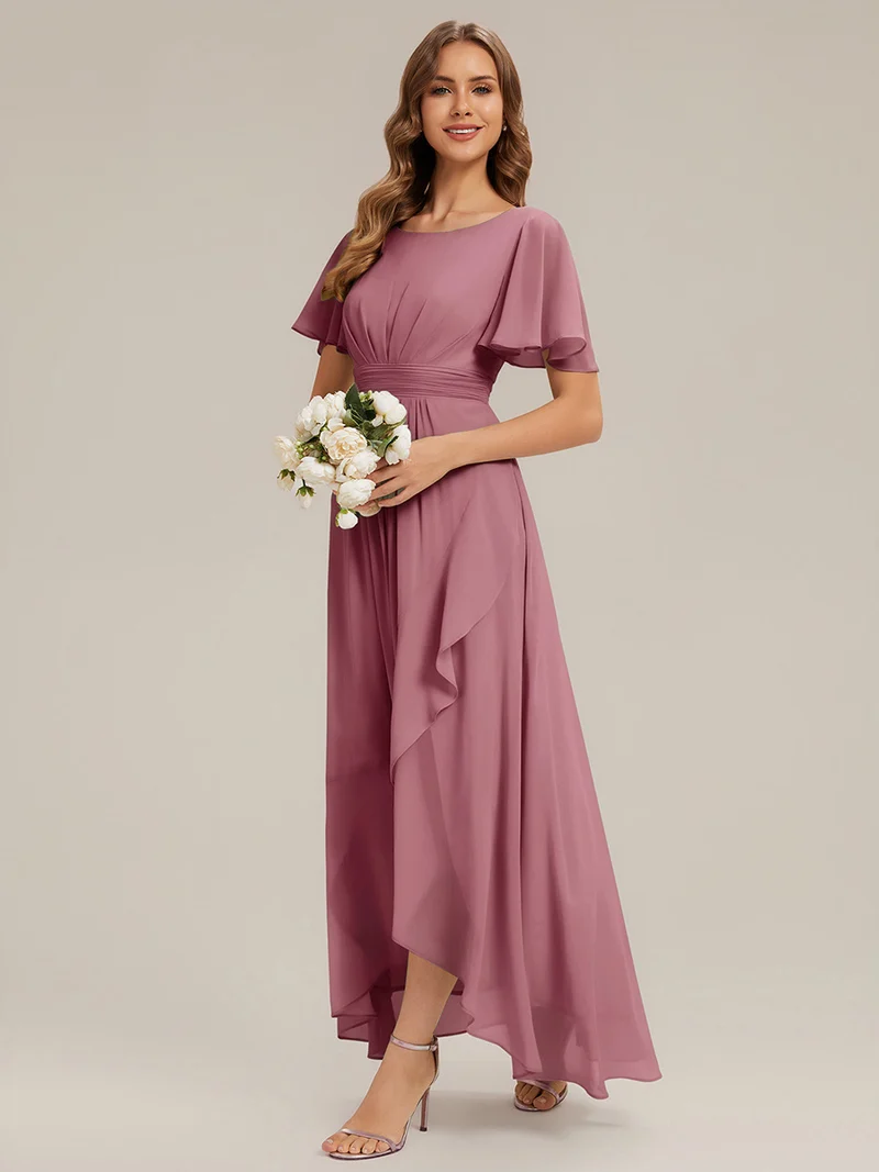 Robe asymétrique en mousseline à manches courtes et à volants