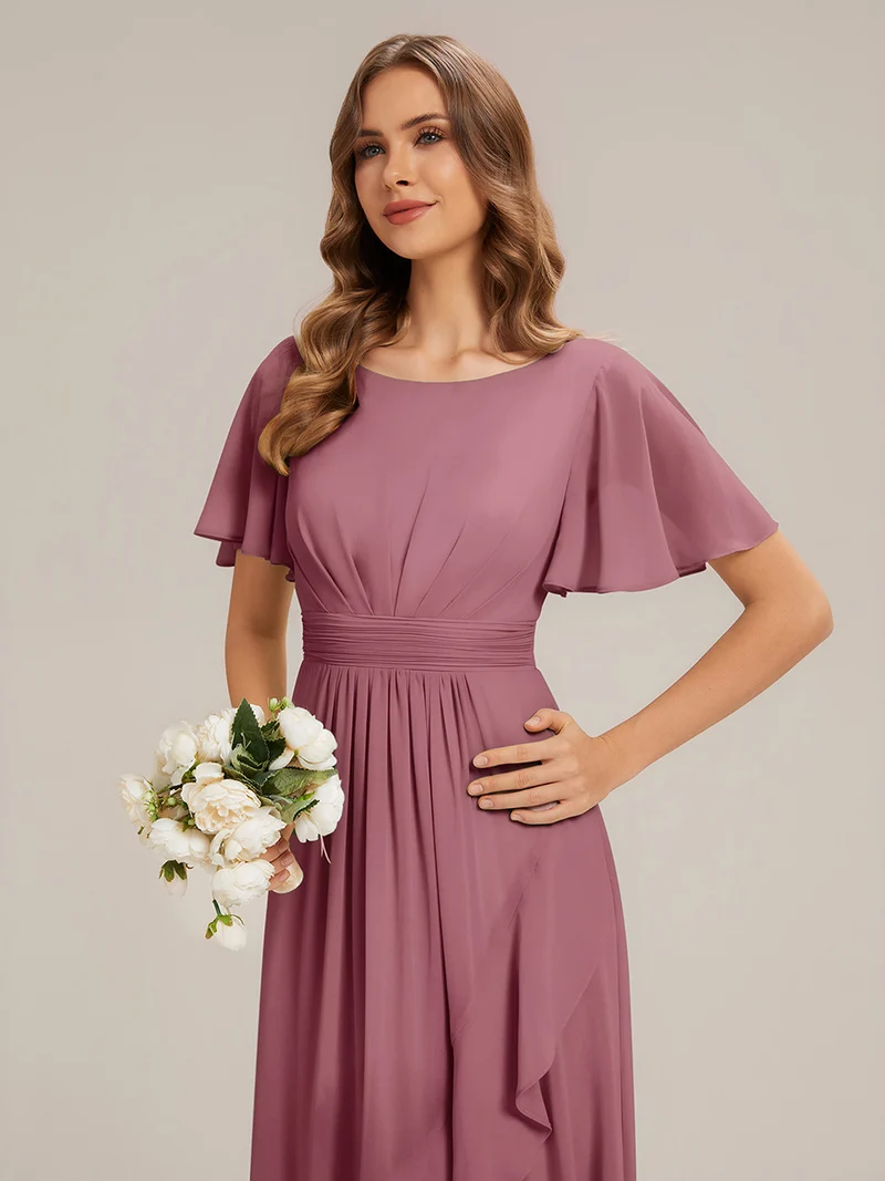 Robe asymétrique en mousseline à manches courtes et à volants