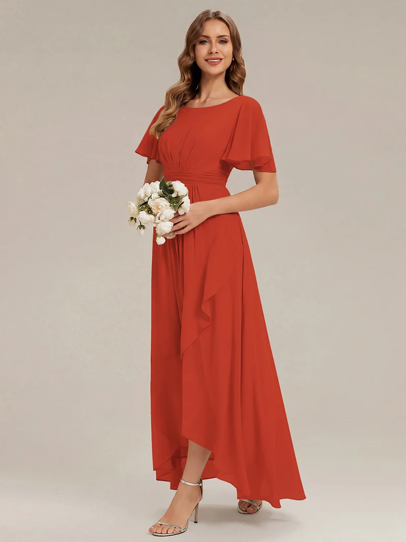 Robe asymétrique en mousseline à manches courtes et à volants