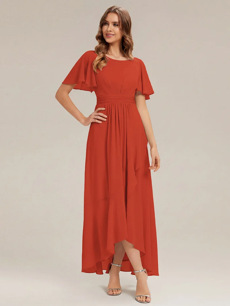 Robe asymétrique en mousseline à manches courtes et à volants