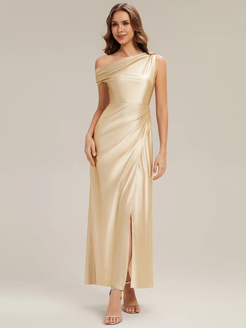Robe moulante à une épaule à manches courtes avec fente haute sur la cuisse et tissu extensible