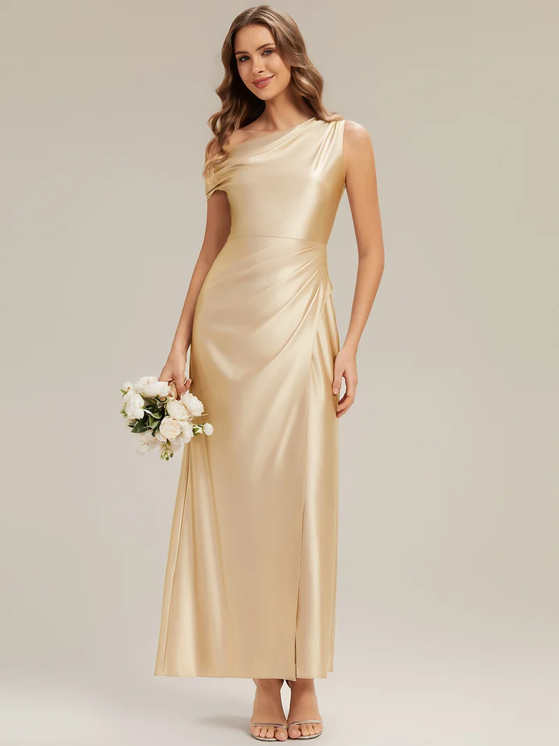 Robe moulante à une épaule à manches courtes avec fente haute sur la cuisse et tissu extensible
