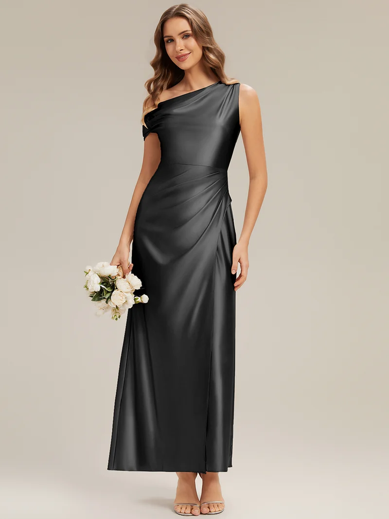 Robe moulante à une épaule à manches courtes avec fente haute sur la cuisse et tissu extensible
