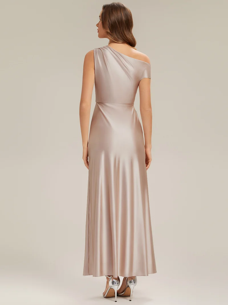 Robe moulante à une épaule à manches courtes avec fente haute sur la cuisse et tissu extensible