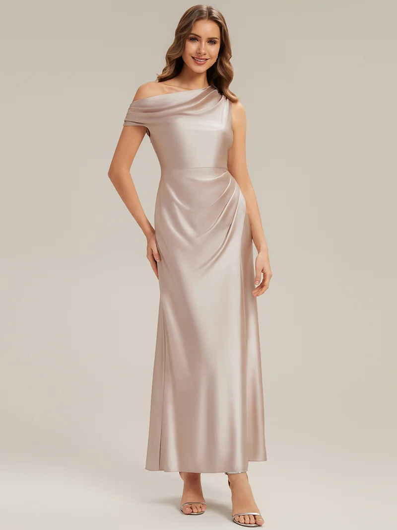 Robe moulante à une épaule à manches courtes avec fente haute sur la cuisse et tissu extensible
