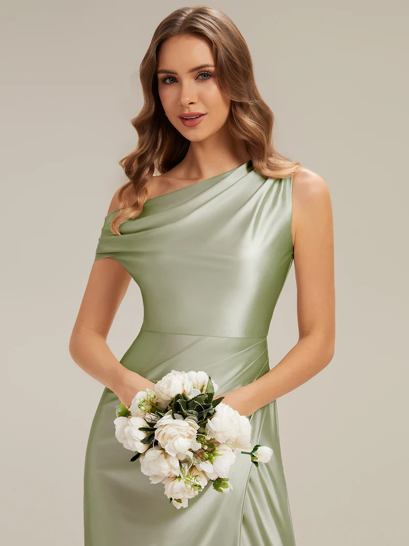 Robe moulante à une épaule à manches courtes avec fente haute sur la cuisse et tissu extensible