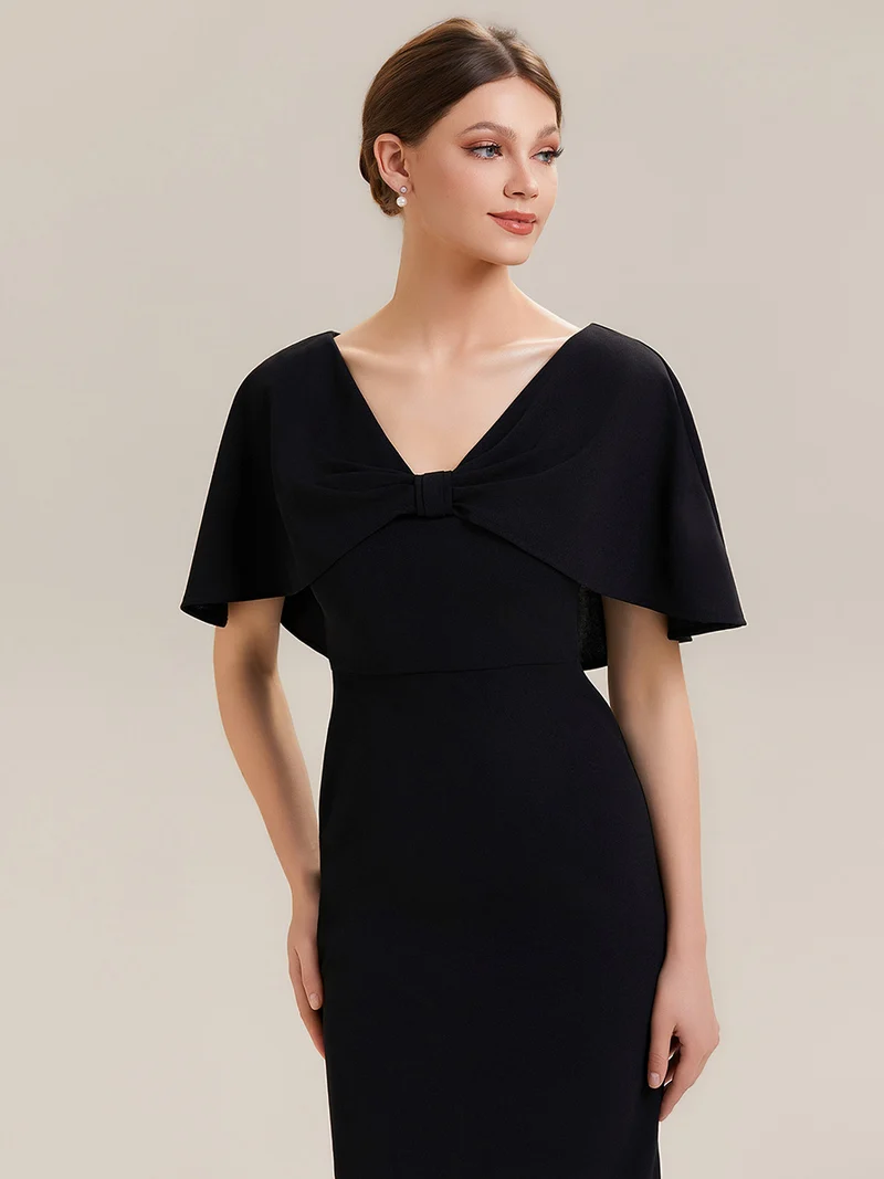Robe moulante en stretch avec châle cape, col V et longueur mi-mollet