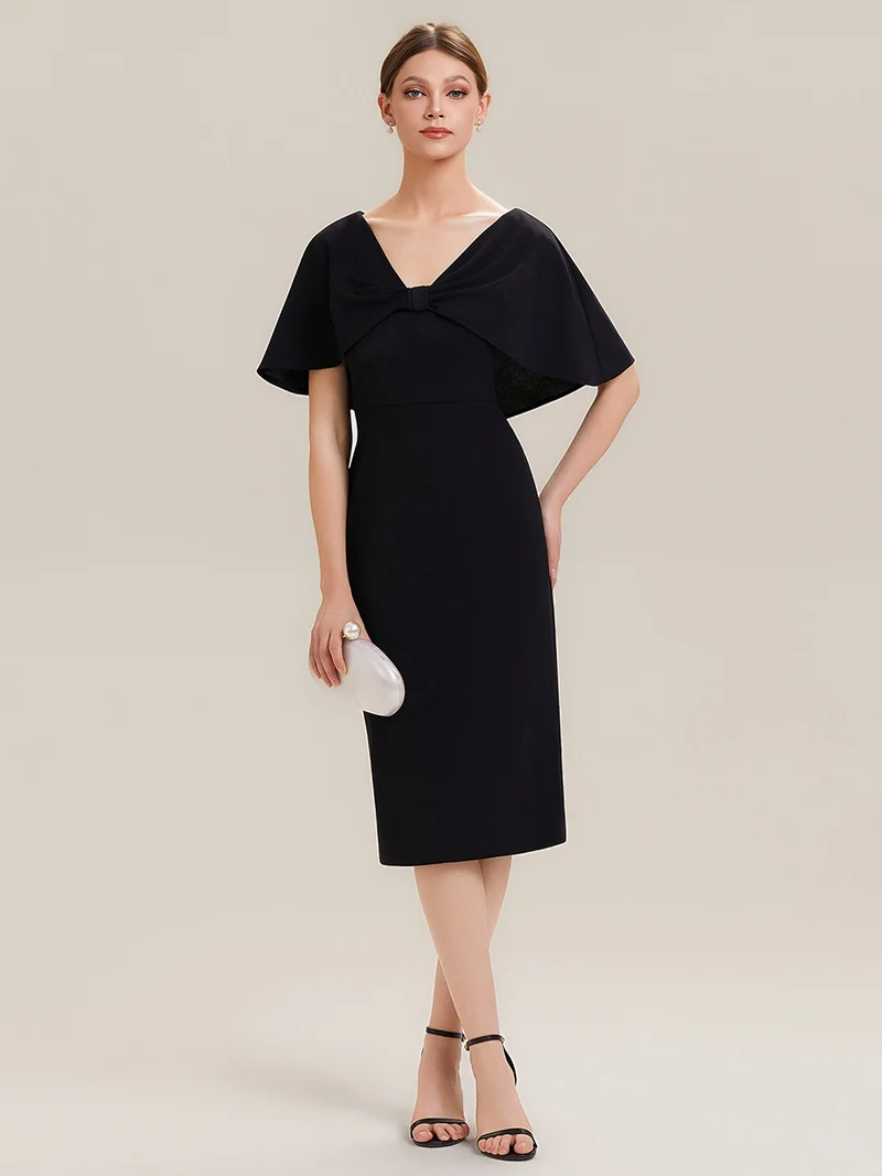 Robe moulante en stretch avec châle cape, col V et longueur mi-mollet