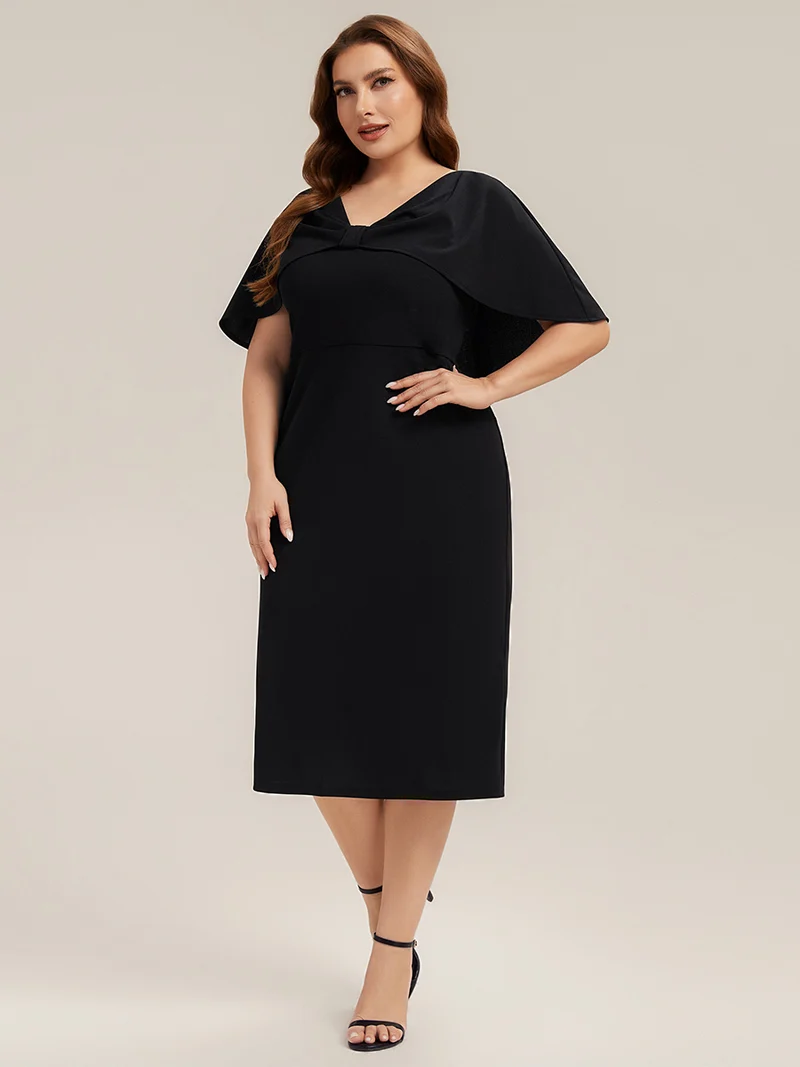 Robe moulante en stretch avec châle cape, col V et longueur mi-mollet
