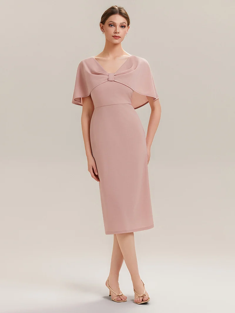 Robe moulante en stretch avec châle cape, col V et longueur mi-mollet