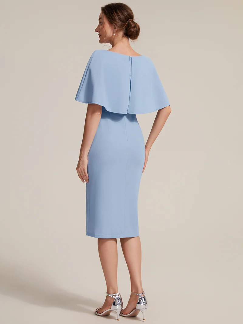 Robe moulante en stretch avec châle cape, col V et longueur mi-mollet