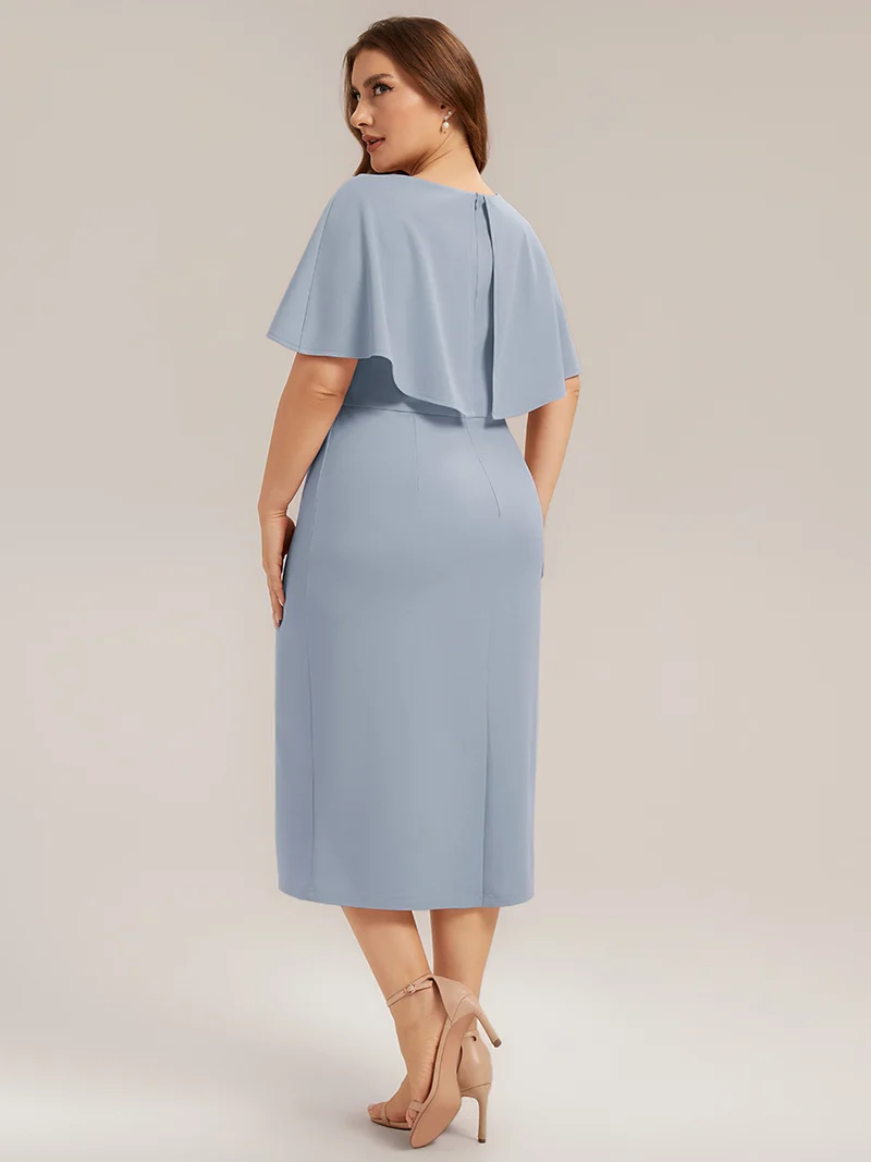 Robe moulante en stretch avec châle cape, col V et longueur mi-mollet