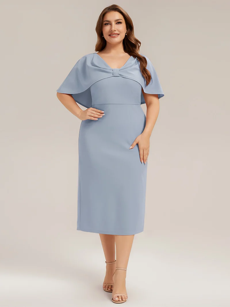 Robe moulante en stretch avec châle cape, col V et longueur mi-mollet