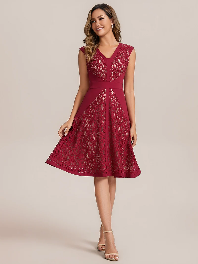 ever TOVE|Robe midi évasée à manches courtes en V avec détails en patchwork transparent et haute élasticité