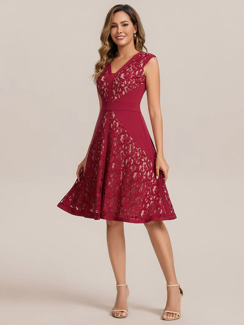ever TOVE|Robe midi évasée à manches courtes en V avec détails en patchwork transparent et haute élasticité