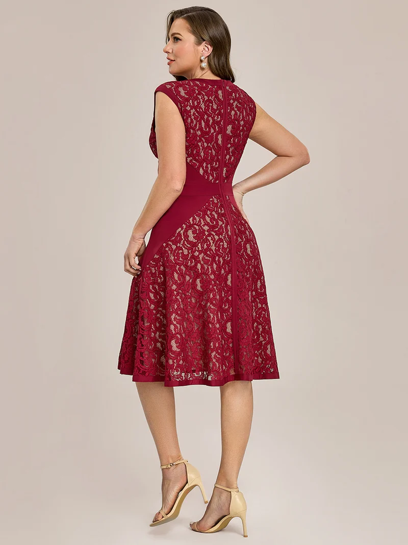 ever TOVE|Robe midi évasée à manches courtes en V avec détails en patchwork transparent et haute élasticité