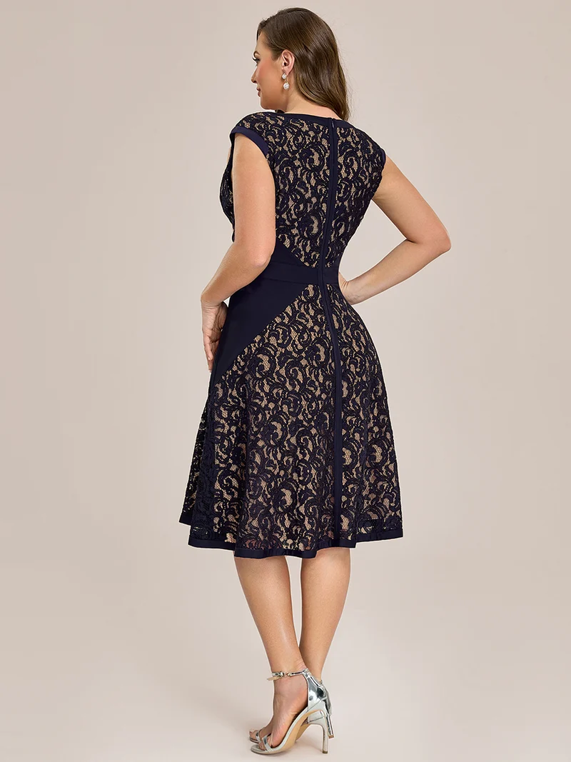 ever TOVE|Robe midi évasée à manches courtes en V avec détails en patchwork transparent et haute élasticité