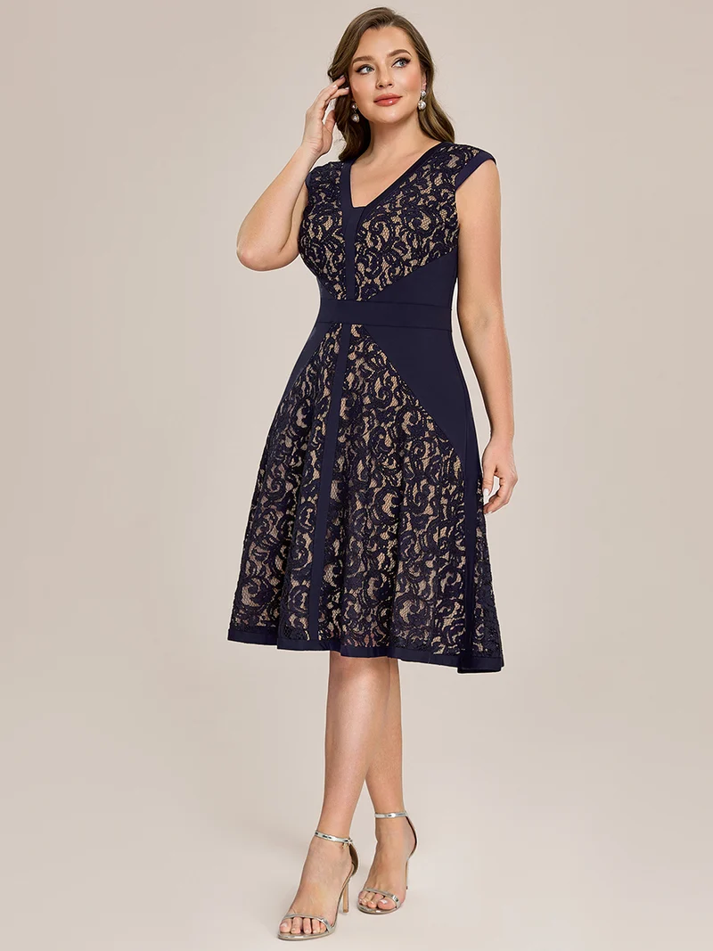 ever TOVE|Robe midi évasée à manches courtes en V avec détails en patchwork transparent et haute élasticité