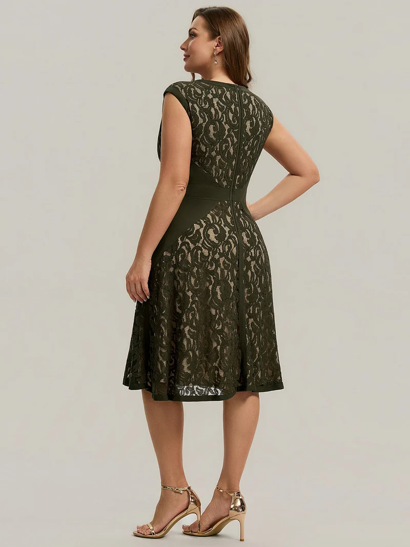 ever TOVE|Robe midi évasée à manches courtes en V avec détails en patchwork transparent et haute élasticité