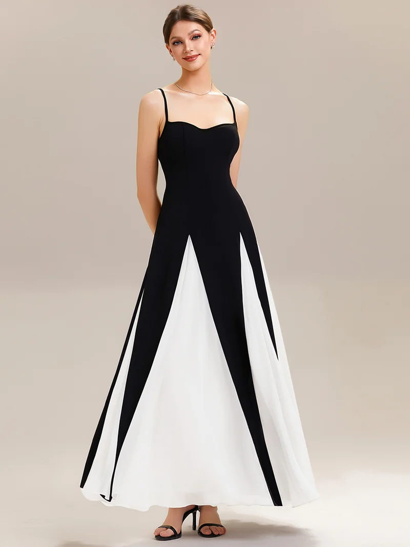 ever IVOIRE|Robe longue avec bretelles spaghetti ajustables et silhouette évasée en A avec détails en contraste bicolore