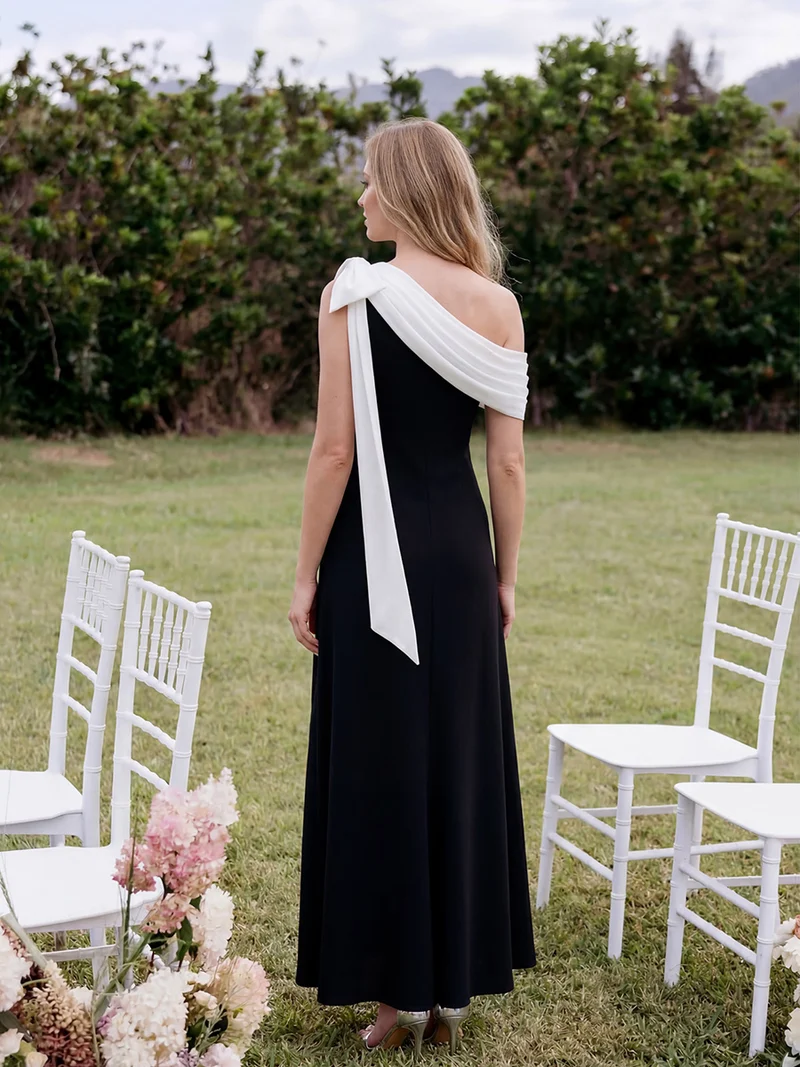 ever NOIR|Robe longue ajustée à encolure asymétrique débardée avec détail de noeud drapé en tissu extensible