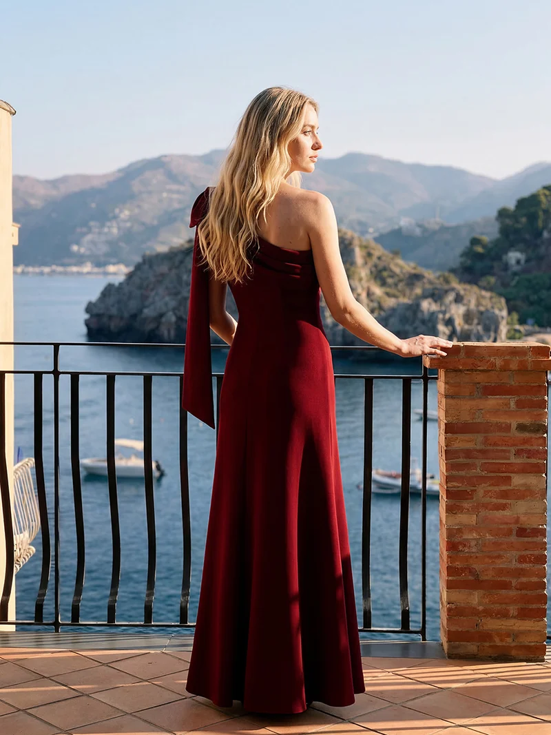 ever NOIR|Robe longue ajustée à encolure asymétrique débardée avec détail de noeud drapé en tissu extensible