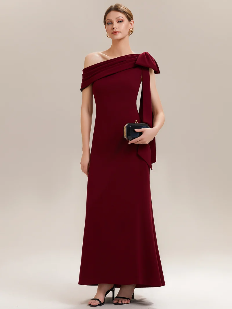 ever NOIR|Robe longue ajustée à encolure asymétrique débardée avec détail de noeud drapé en tissu extensible