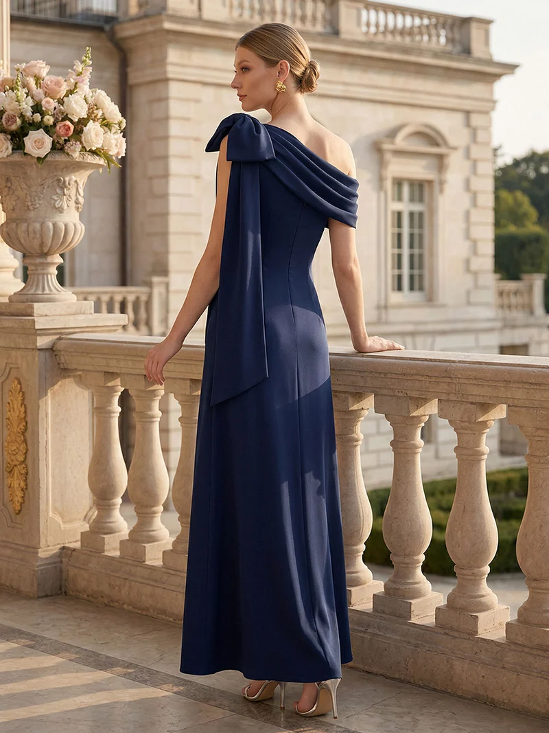 ever NOIR|Robe longue ajustée à encolure asymétrique débardée avec détail de noeud drapé en tissu extensible