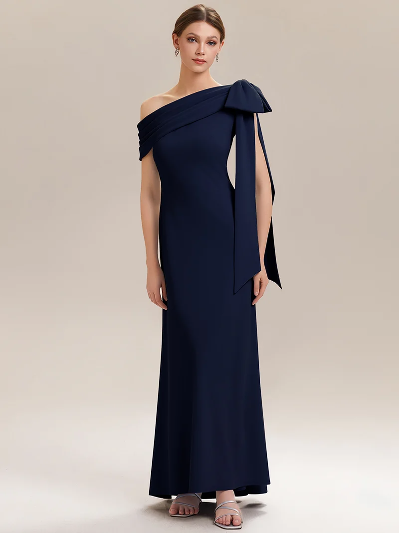 ever NOIR|Robe longue ajustée à encolure asymétrique débardée avec détail de noeud drapé en tissu extensible