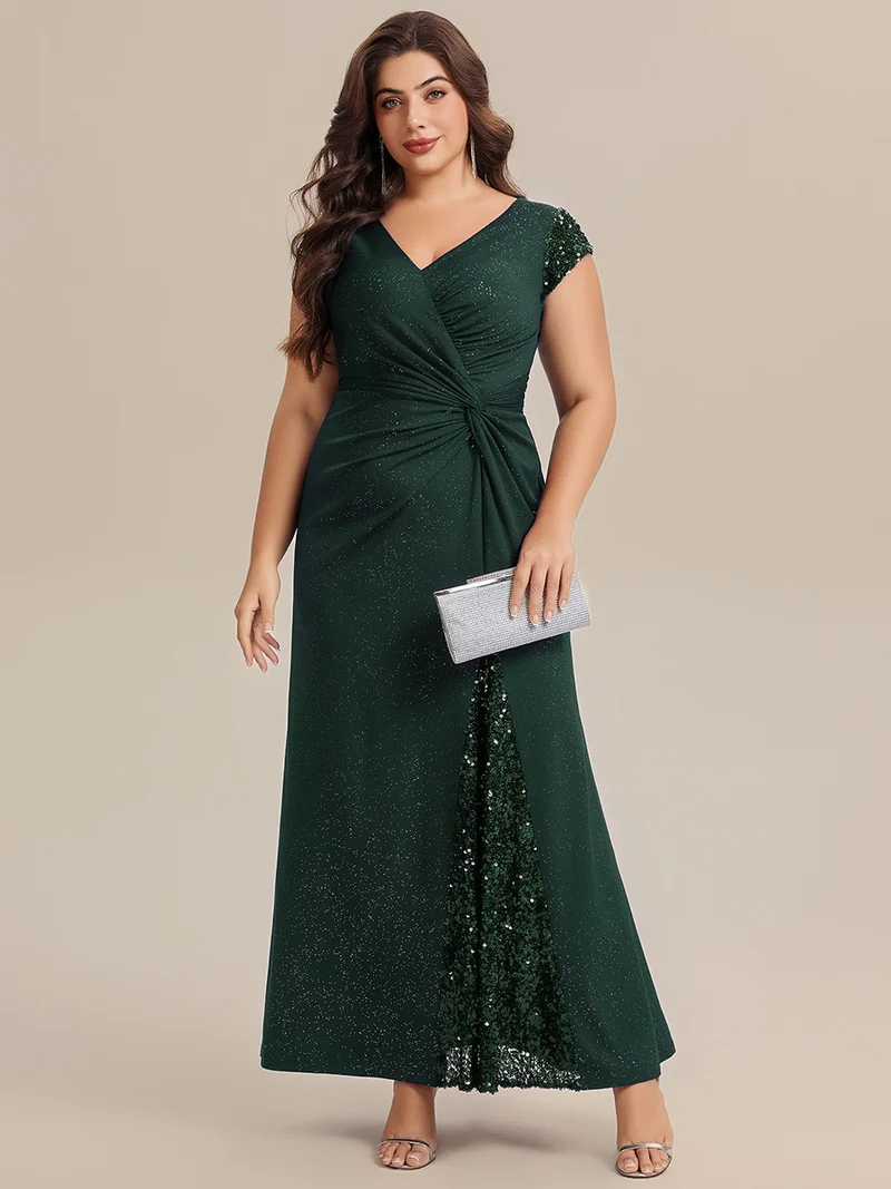 pretty KAIA|Robe moulante grande taille à manches courtes en stretch élevé avec décolleté en V noué et détails en sequins