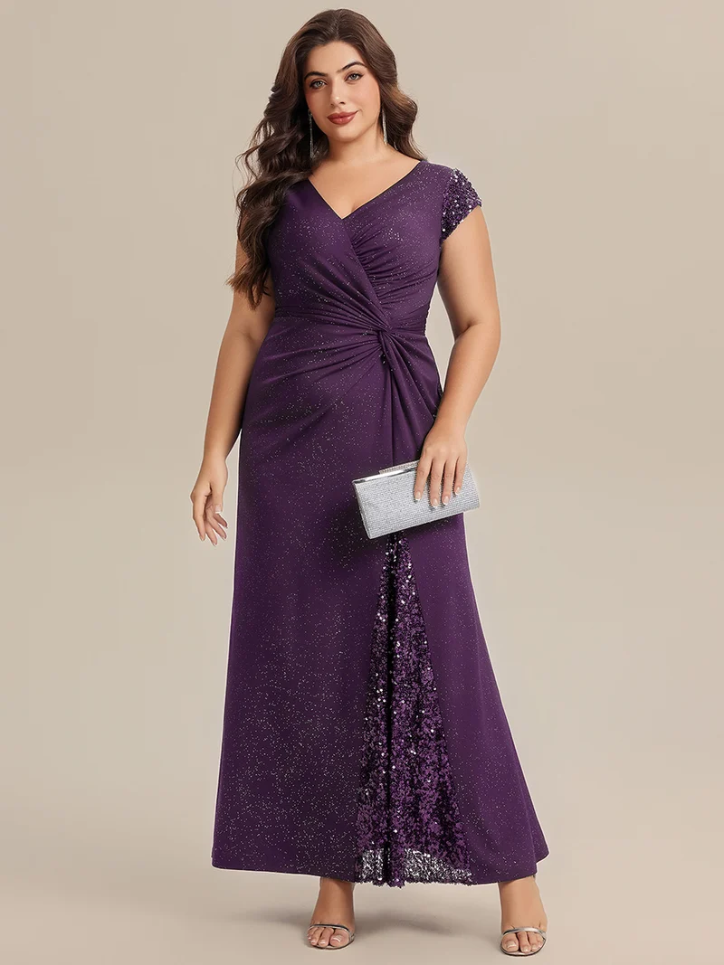 pretty KAIA|Robe moulante grande taille à manches courtes en stretch élevé avec décolleté en V noué et détails en sequins
