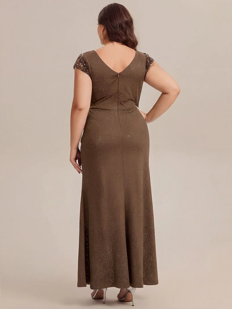 pretty KAIA|Robe moulante grande taille à manches courtes en stretch élevé avec décolleté en V noué et détails en sequins
