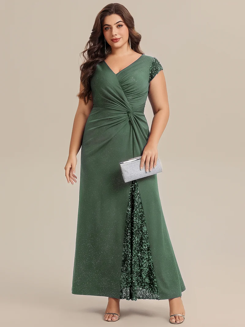 pretty KAIA|Robe moulante grande taille à manches courtes en stretch élevé avec décolleté en V noué et détails en sequins