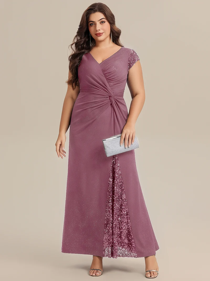pretty KAIA|Robe moulante grande taille à manches courtes en stretch élevé avec décolleté en V noué et détails en sequins