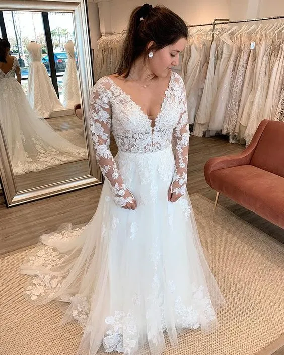Robe de mariée trapèze à manches longues en dentelle, tulle, col en V, fermeture éclair dans le dos