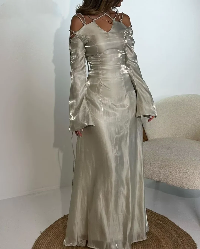 Robe de bal en satin gris argenté à col en V et lacets avec manches évasées
