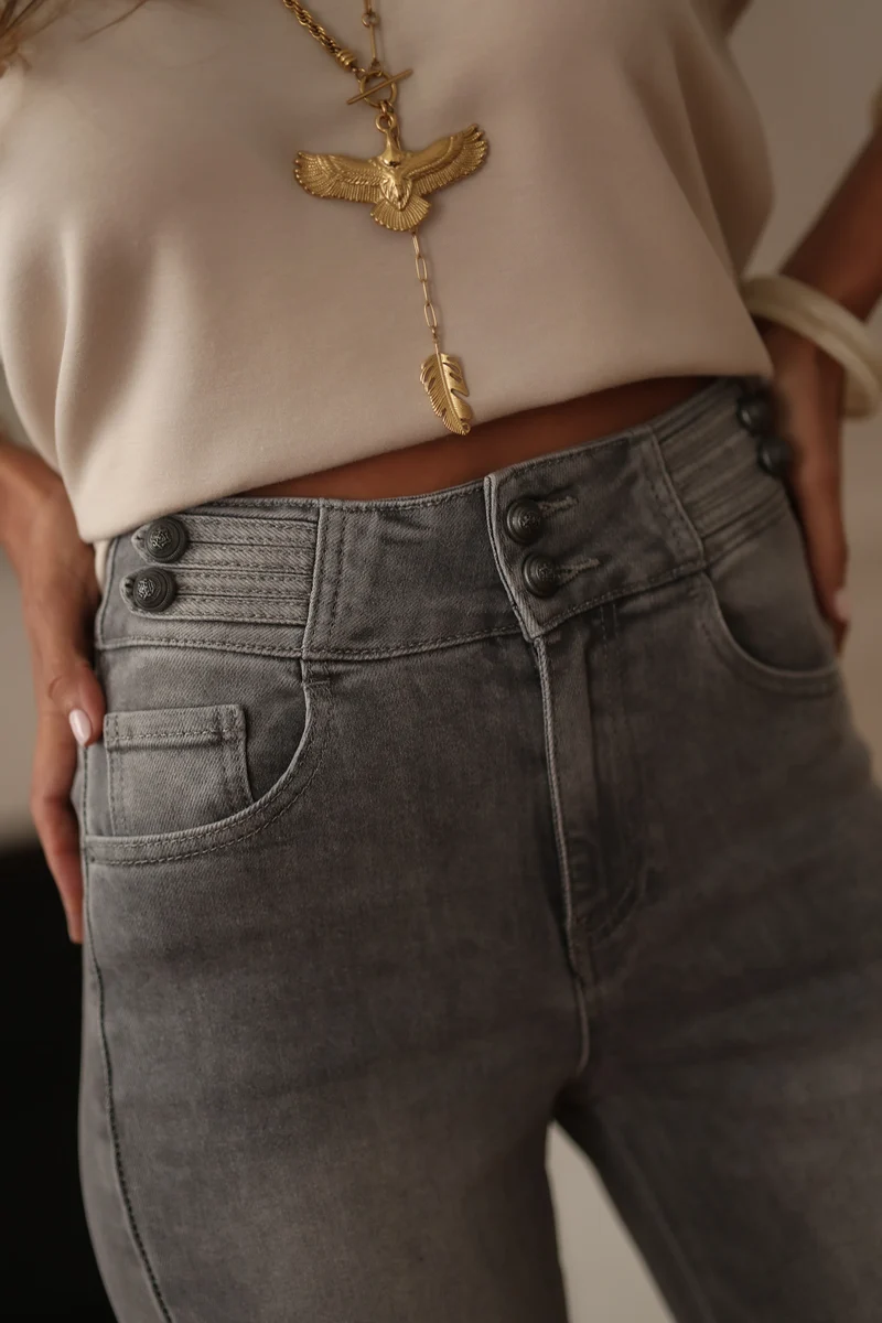Jean James