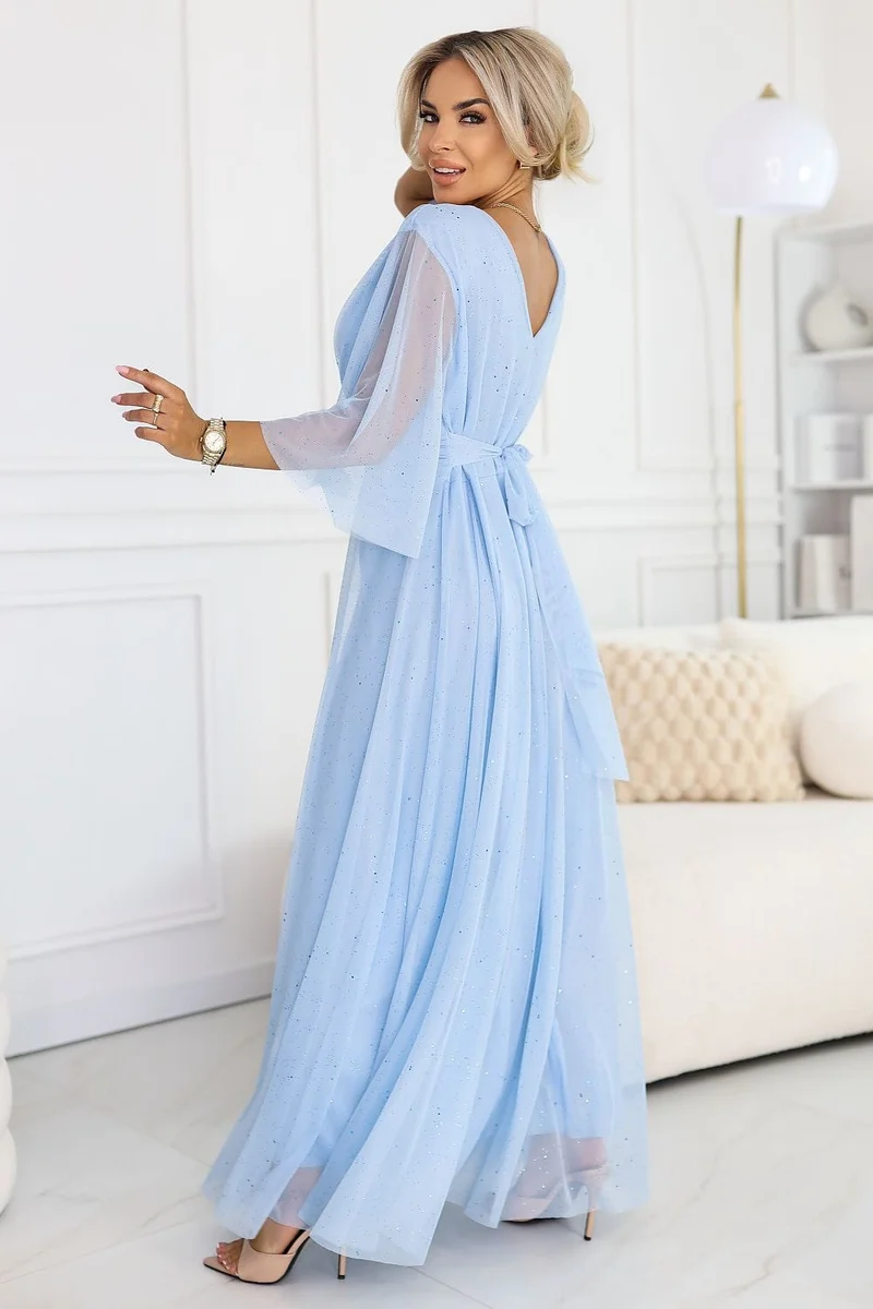 Robe bleue en tulle longue fluide