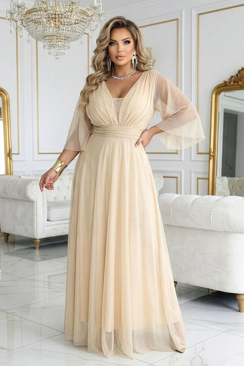 Robe champagne pour invitée au mariage chic